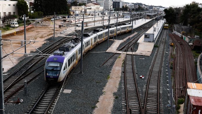 Προαστιακός: Διακοπή δρομολογίων λόγω προβλημάτων στην ηλεκτροδότηση από την κακοκαιρία
