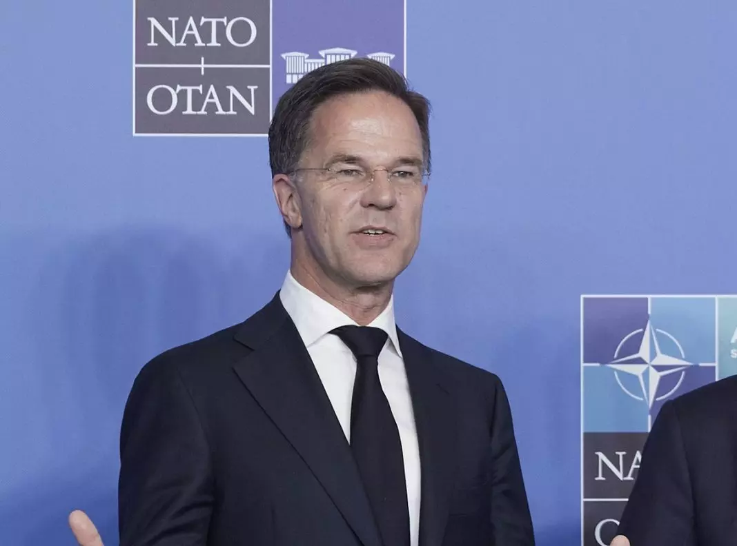 Στα “σχοινιά” ο Ρούτε από δημοσιογράφο: Πού είναι ο αυτοσεβασμός σου όταν κάθεσαι δίπλα στον Τραμπ και λέει για την…