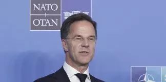 Στα “σχοινιά” ο Ρούτε από δημοσιογράφο: Πού είναι ο αυτοσεβασμός σου όταν κάθεσαι δίπλα στον Τραμπ και λέει για την Γροιλανδία;