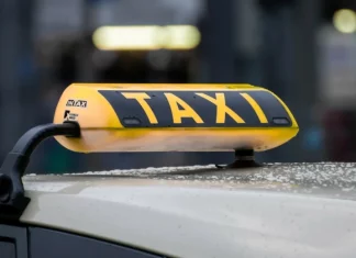 Πόσο αυξήθηκαν τα κόμιστρα των ταξί – Οι νέες χρεώσεις σε Αθήνα, Θεσσαλονίκη και όλη τη χώρα Συνελήφθησαν δύο οδηγοί ταξί στη Σάμο για υπερχρέωση επιβατών