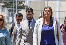 Δίκη για τα Τέμπη: Καβγάς Κωνσταντοπούλου με συνηγόρους υπεράσπισης – Διακόπηκε ξανά η διαδικασία – Αντιδρούν οι συγγενείς θυμάτων
