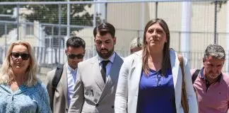Δίκη για τα Τέμπη: Καβγάς Κωνσταντοπούλου με συνηγόρους υπεράσπισης – Διακόπηκε ξανά η διαδικασία – Αντιδρούν οι συγγενείς θυμάτων