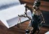 «Έπρεπε να κινούνται στο πλαίσιο του νόμου». Μια αρχή που ξέχασε κάμποσες φορές η κυβέρνηση του Κυριάκου Μητσοτάκη