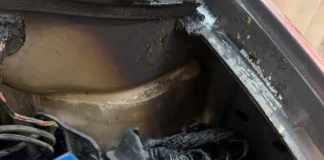 Παραλίγο να λαμπαδιάσει όχημα της ΥΜΕΤ δίπλα από το σπίτι του Πρωθυπουργού – Άμεση επέμβαση των αστυνομικών