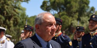 Η τακτική Καραμανλή
