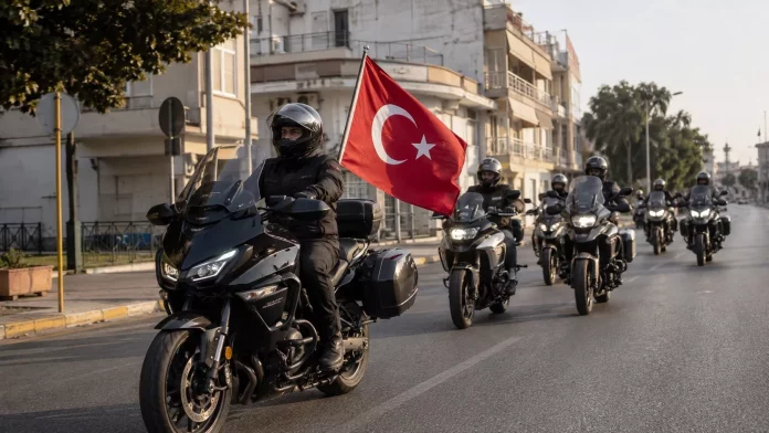 Κομοτηνή: Τουρκικά εμβατήρια και σήμα των «Γκρίζων Λύκων» από μοτοσικλετιστές (video)