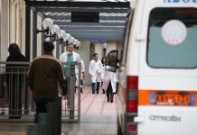 Αναβάλλονται οι αλλαγές στις κλινικές των νοσοκομείων του ΕΣΥ μέχρι τις εκλογές