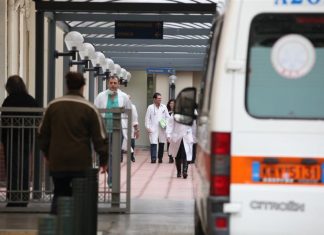 Αναβάλλονται οι αλλαγές στις κλινικές των νοσοκομείων του ΕΣΥ μέχρι τις εκλογές
