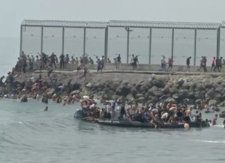 Η Ισπανία τοποθετεί θαλάσσιο φράγμα μήκους 500 μέτρων στα θαλάσσια σύνορα της Θέουτα με το Μαρόκο