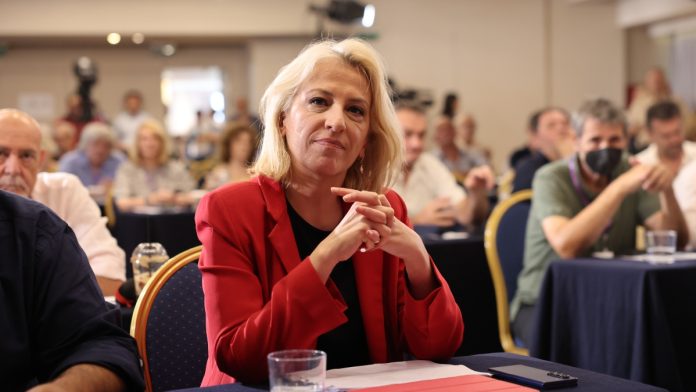 ΣΥΡΙΖΑ: Γιατί η Δούρου διέγραψε την Κασιμάτη και πιέζει τη Γεροβασίλη – Το παρασκήνιο των νέων επεισοδίων