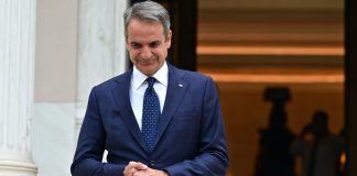 Οι φυλές της Δεξιάς κρίνουν τον χρόνο της κάλπης