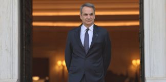 Κυριάκος Μητσοτάκης: Τσιγκέλι