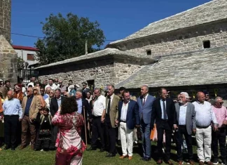 Δεν στέκονται πουθενά! Στη Σαμαρίνα «Εκδίωξαν» από τον χορό κυβερνητικά στελέχη