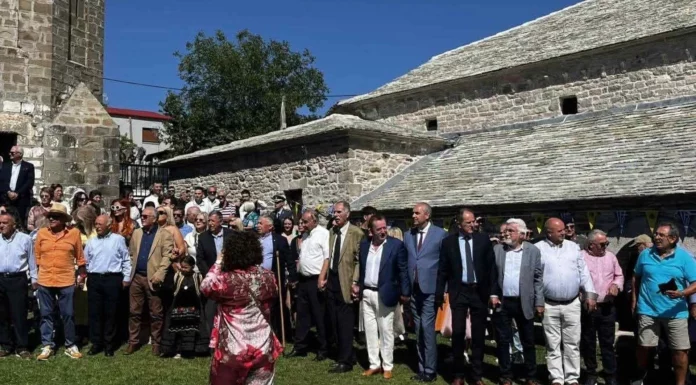 Δεν στέκονται πουθενά! Στη Σαμαρίνα «Εκδίωξαν» από τον χορό κυβερνητικά στελέχη
