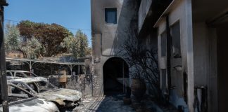 Ρέθυμνο: Απόκοσμες εικόνες από το πέρασμα της φωτιάς – Καμένα σπίτια, οχήματα και επιχειρήσεις