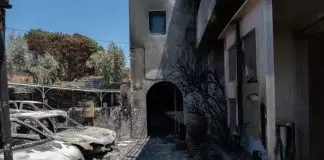 Ρέθυμνο: Απόκοσμες εικόνες από το πέρασμα της φωτιάς – Καμένα σπίτια, οχήματα και επιχειρήσεις