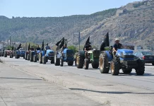 Γαλάζιος εμφύλιος με φόντο τα τρακτέρ στη ΔΕΘ
