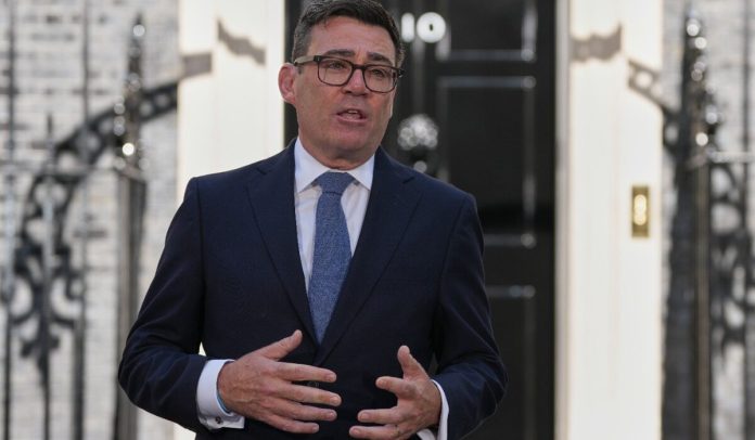 Συναγερμός στη βρετανική κυβέρνηση: Διέρρευσαν στο διαδίκτυο τα τηλέφωνα τριών υπουργών του Άντι Μπέρναμ