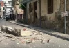 Καβάλα: Κατέρρευσε μπαλκόνι – Παραλίγο γλίτωσε οδηγός με μηχανάκι