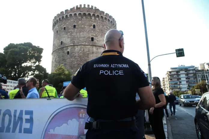 Σε… αναμμένα κάρβουνα όλοι οι ένστολοι – Τα τέσσερα «καυτά» αιτήματα που περιμένουν απάντηση στη ΔΕΘ