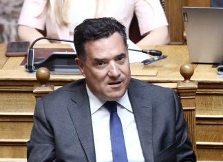 Ο Γεωργιάδης δεν βλέπει σκάνδαλο στα σπιτάκια ανακύκλωσης