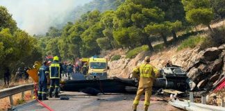 Συνελήφθη αδερφός αντιδημάρχου στην Ψάθα επειδή έσπασε το μπλόκο της ΕΛΑΣ στο σημείο της συντριβής του ελικοπτέρου και έπεσε πάνω στα συντρίμμια
