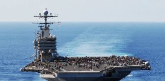 Τριάντα ναυτικοί του αεροπλανοφόρου Λίνκολν επιχείρησαν να αυτοκτονήσουν λέει πρώην πράκτορας της CIA