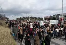 Η Λέσβος «βράζει» και το υπουργείο… βλέπει από την οθόνη