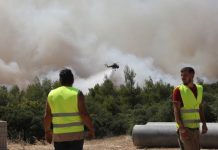 Διακοπή κυκλοφορίας στη Μάνδρα λόγω της πυρκαγιάς στη Δυτική Αττική, άνοιξε ο δρόμος προς Πόρτο Γερμενό