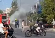 Φωτιά σε αυτοκίνητο στη λεωφόρο Αλεξάνδρας