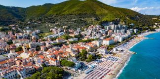 Καλόγριες εξεγείρονται στην Ιταλία για να κρατήσουν μία παραλία: Η Μελόνι θέλει να τη δώσει σε επιχειρηματίες