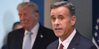 Τι γυρεύει ο αρχηγός της CIA στη Μόσχα; Η απόρρητη αποστολή του Ράτκλιφ, το Ιράν, η Ουκρανία και το «μυστικό» μήνυμα στον Πούτιν
