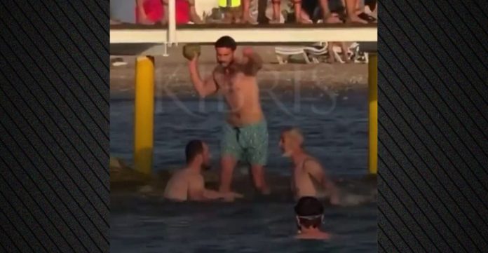 Σάλος στα κατεχόμενα για σεξουαλική επίθεση σε 15χρονη σε παραλία, κυνήγησαν και χτύπησαν τον δράστη – (VIDEO) Σάλος στα κατεχόμενα για σεξουαλική επίθεση σε 15χρονη σε παραλία, κυνήγησαν και χτύπησαν τον δράστη – (VIDEO)