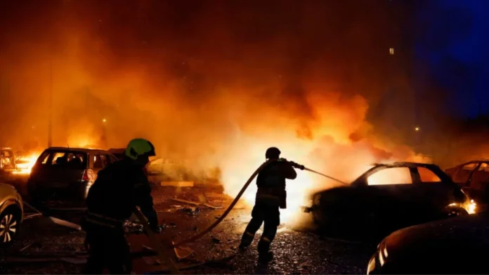 Ρωσική πυραυλική επίθεση στο Κίεβο: Τουλάχιστον τέσσερις νεκροί και 12 τραυματίες