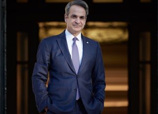 Μαλλιά κουβάρια για τη woke ατζέντα στη δεξιά «πολυκατοικία» Κυριάκος Μητσοτάκης: Απομόνωση