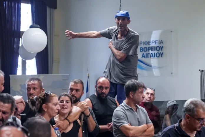 Αγριο κράξιμο κτηνοτρόφων της Λέσβου στον υπουργό:«Θα μπούμε φυλακή δεν έχουμε να φάμε! Παραιτηθείτε-(VIDEO)