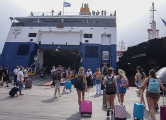 Διακοπές 2026: Το «απαγορευτικό» καλοκαίρι για τη μεσαία τάξη – Πόσο κοστίζει μια εβδομάδα για τετραμελή οικογένεια