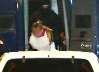 Στη ΓΑΔΑ κρατείται η 46χρονη που κατηγορείται για την επίθεση στη Marfin-(ΦΩΤΟ)