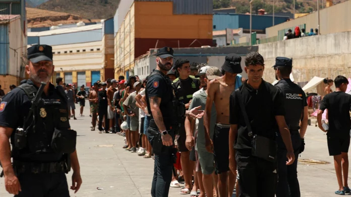 «Πόλεμος» Σάντσεθ – Μελόνι λόγω της Θέουτα: Η Ισπανία επιβάλλει και αυτή ελέγχους στα σύνορα σε πτήσεις και πλοία από Ιταλία