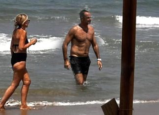 Αγανακτισμένος κτηνοτρόφος της Λέσβου, ισοπεδώνει ΝΔκράτες: «Μας καταστρέψατε — σε 5 μήνες θα έχετε φύγει» -(VIDEO) Κυβέρνηση σε διακοπές: Τουρκικά θαλάσσια πάρκα, κύμα προσφύγων, παραβιάσεις …