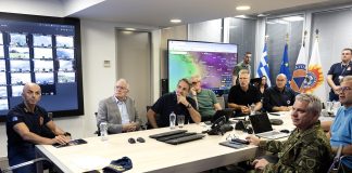 Στο Συντονιστικό της Πολιτικής Προστασίας Τασούλας και Μητσοτάκης, ενημερώθηκαν για τα πύρινα μέτωπα