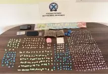 Μύκονος: Χειροπέδες σε 24χρονο για διακίνηση ναρκωτικών – Είχε «καβάτζα» με εκατοντάδες φιξάκια και χάπια Ecstasy (videos)