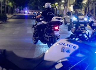 Φρίκη στην Κυψέλη: Βρέθηκε νεκρό βρέφος μέσα σε δοχείο που ήταν κρυμμένο σε βαλίτσα