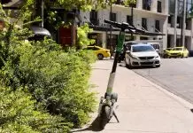 Στο «σφυρί» χιλιάδες ηλεκτρικά πατίνια εξαιτίας του νέου ΚΟΚ και των «τσουχτερών» προστίμων