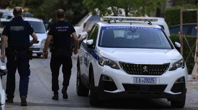 Ο κακός χαμός! Ρινγκ το Αστυνομικό Τμήμα στο Αρκαλοχώρι για ένα παρκάρισμα. Χειροπέδες σε κτηνοτρόφο και αστυνομικό Οι διάλογοι του κυκλώματος ναρκωτικών με τον ψυχολόγο: «Φέρε ένα καλό, το άλλο ήταν πικρό» έλεγε η τραγουδίστρια