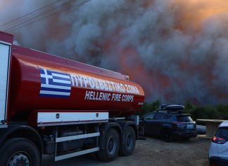 Ανεξέλεγκτο το μέτωπο στο Πόρτο Γερμενό, εκκενώνονται πέντε οικισμοί – Πύρινη κόλαση και στην Φωκίδα