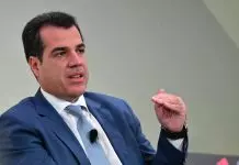 Ο Πλεύρης το βιολί του…