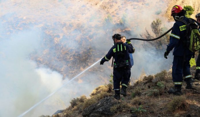 Φωτιά στο Σπαθοβούνι Κορινθίας