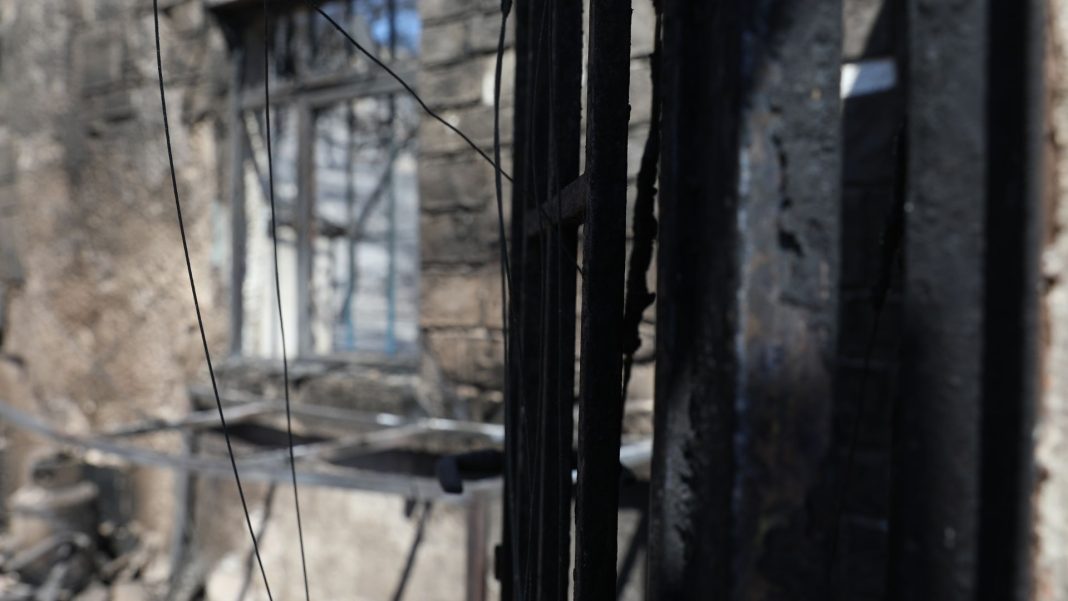 Σαλαμίνα: Σε αμέλεια ηλικιωμένης καταλήγει η πυροσβεστική για την φονική φωτιά στα Περιστέρια – Βρήκαν αναπτήρες και…
