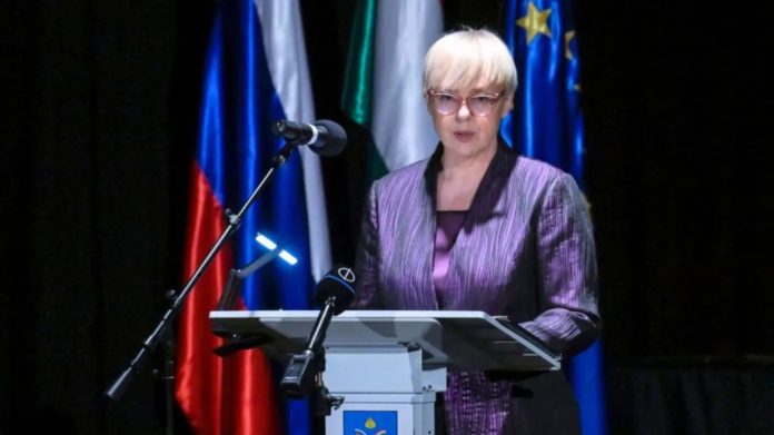 Σκάνδαλο στη Σλοβενία: Ύποπτη για κατασκοπεία υπέρ της Ρωσίας η πρόεδρος της χώρας Σκάνδαλο στη Σλοβενία: Ύποπτη για κατασκοπεία υπέρ της Ρωσίας η πρόεδρος της χώρας